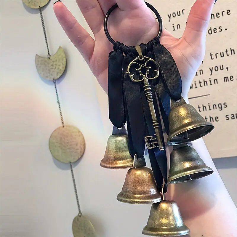 Vintage Collectible Bells - Clé Vintage de Style sorcière avec